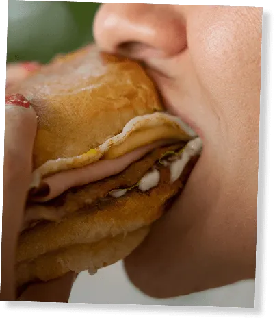 Clientes disfrutando Il Panino